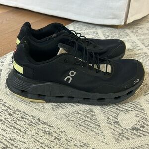 Cloudnova Form Sneaker in Black & Hay ONCLOUD